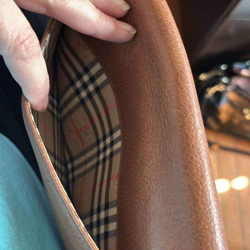 Vintage Burberry crossbody bag. - Picture 8 of 10
